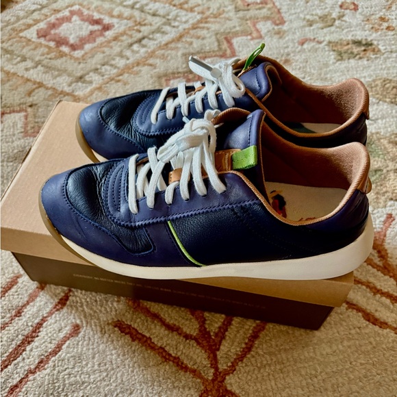 Olukai Kaulele navy leather sneaker W8.5 - Picture 12 of 15